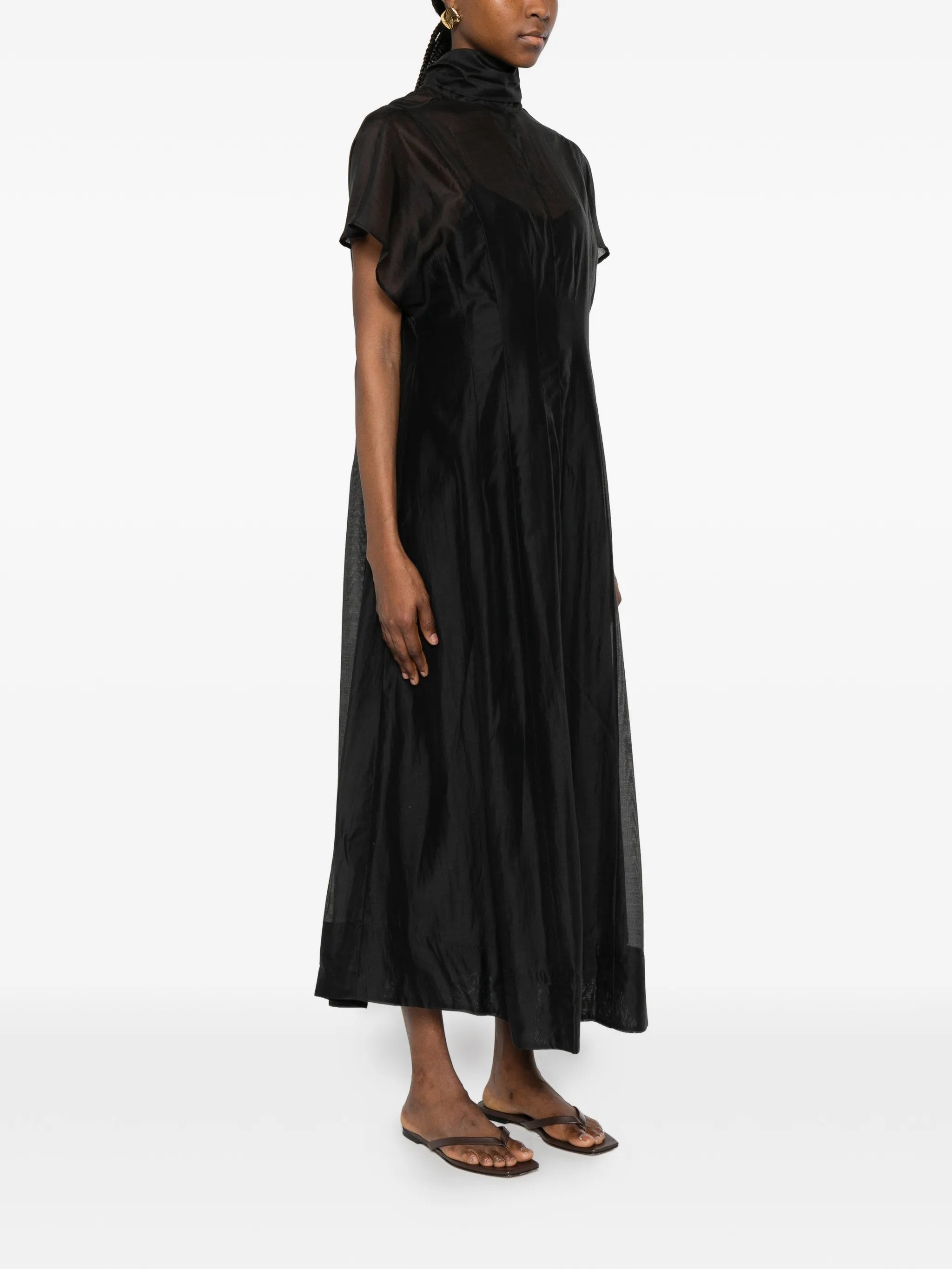 Su VESTITI Nero