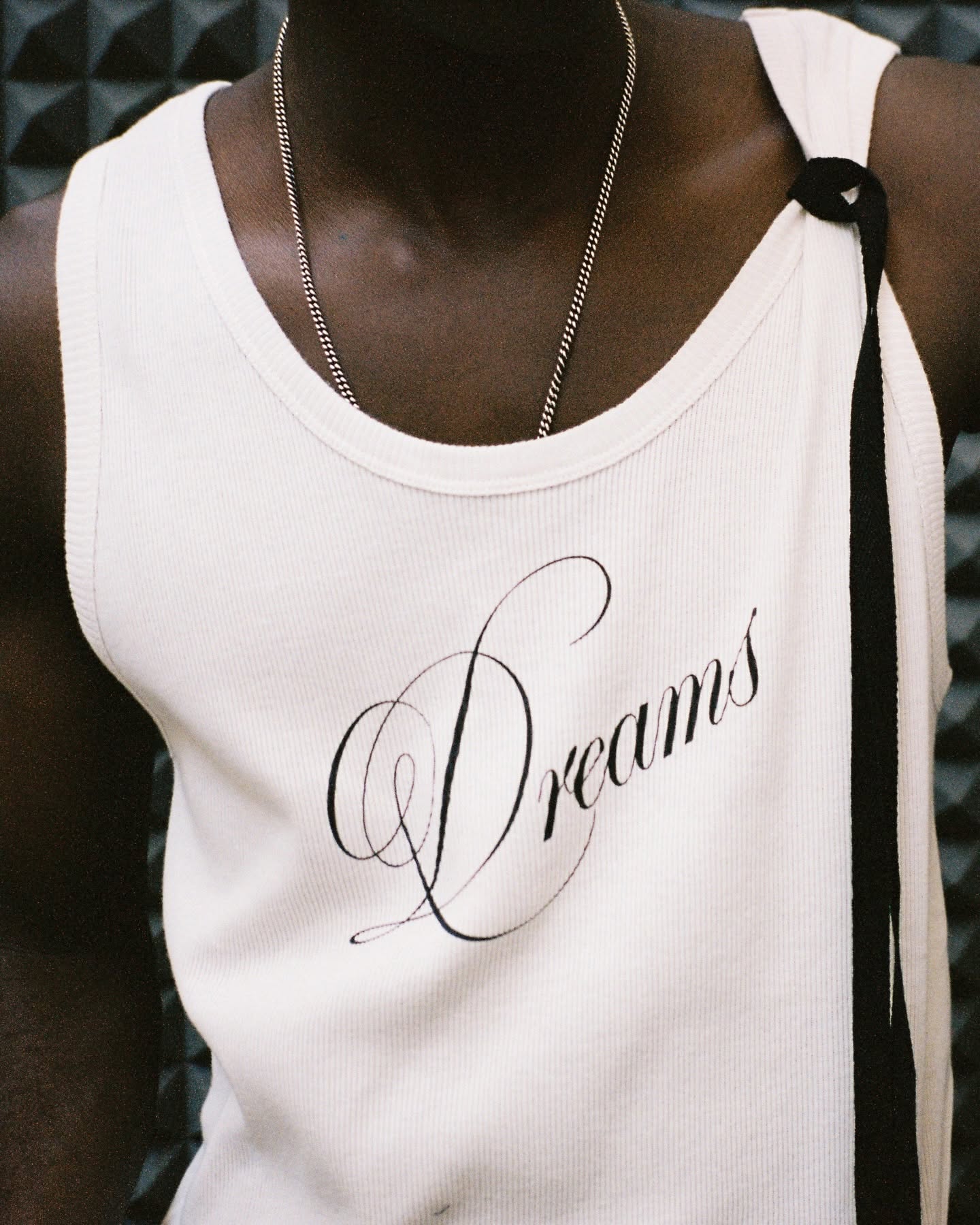                TSHIRT                 