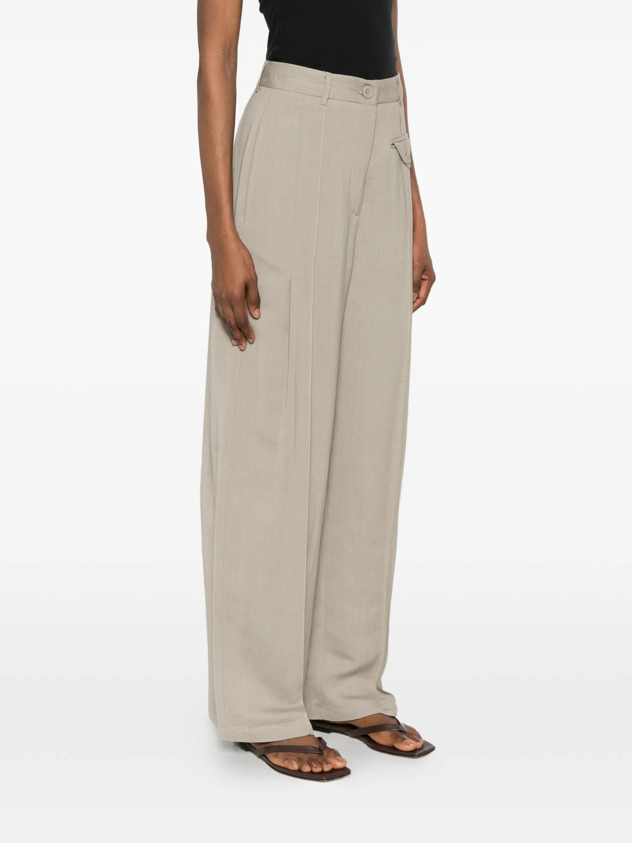 Su PANTALONI Grigio