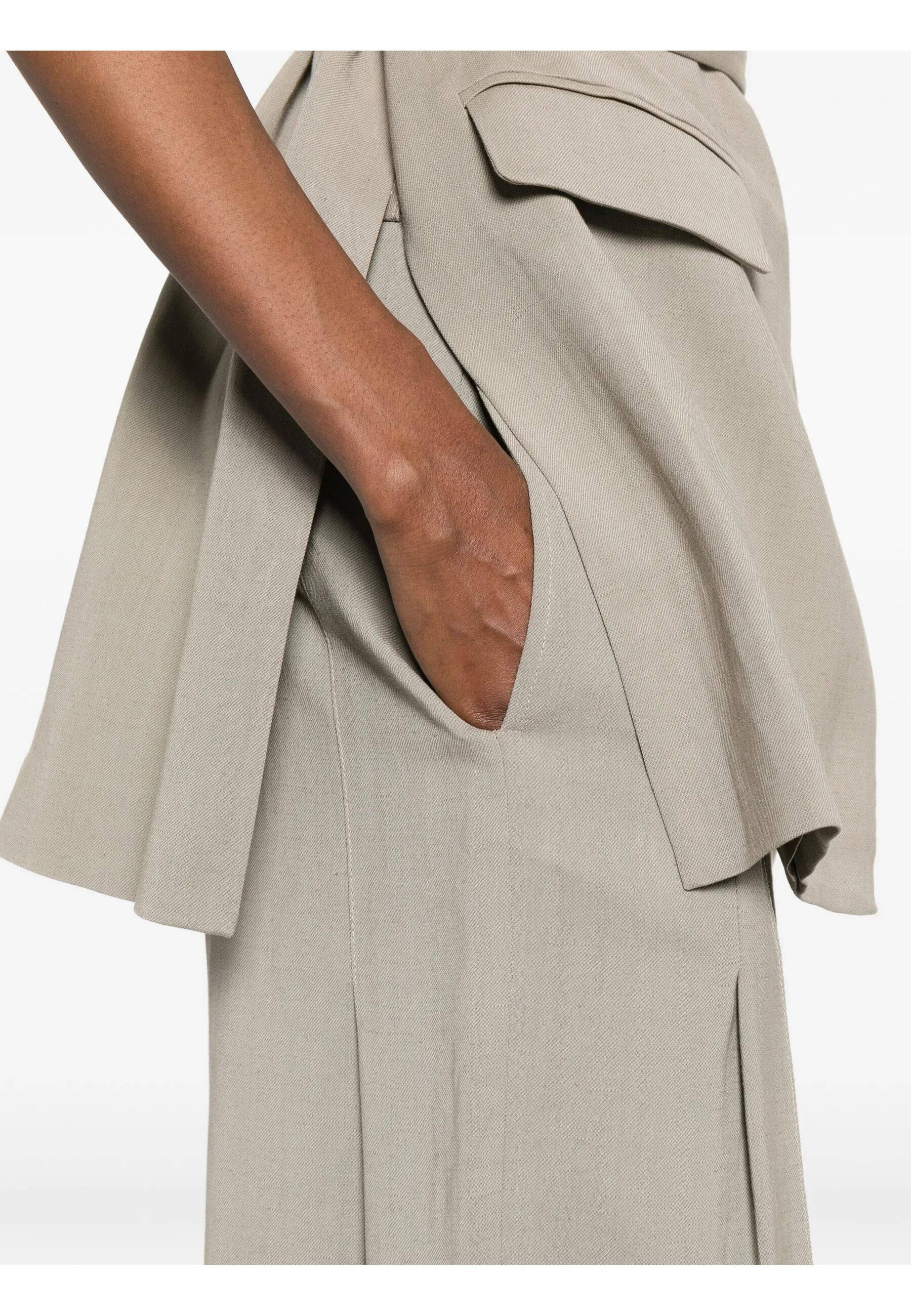 Su PANTALONI Grigio